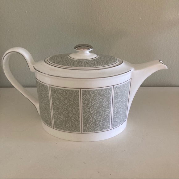 Wedgwood Shagreen Jade Teapot Made in England New No Box - Picture 6 of 6